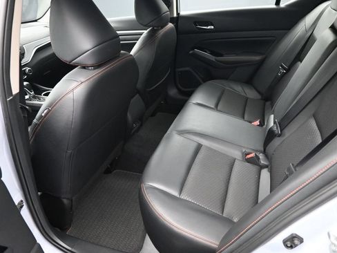 Used 2025 Nissan Altima 2.5 SR FWD image 22