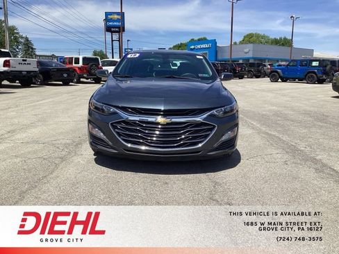 Used 2019 Chevrolet Malibu Hybrid FWD image 2