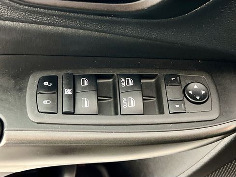 Used 2021 Jeep Cherokee Trailhawk image 16