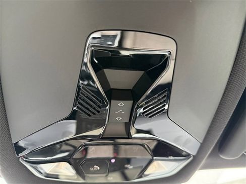 Certified 2025 BMW X1 M35i w/ Premium Package image 33