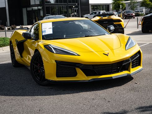 Used 2026 Chevrolet Corvette Z06 RWD image 2