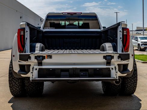 Used 2026 GMC Sierra 3500 Denali Ultimate AWD/4WD image 4