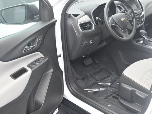 Used 2024 Chevrolet Equinox LS FWD image 10