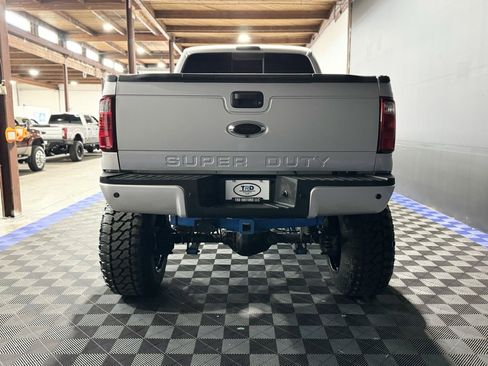 Used 2014 Ford F250 Platinum w/ FX4 Off-Road Package image 4