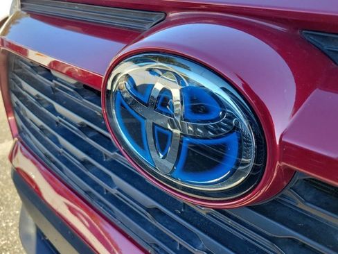 Used 2023 Toyota RAV4 XLE Premium image 11