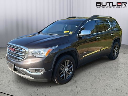 Used 2017 GMC Acadia SLT FWD image 2