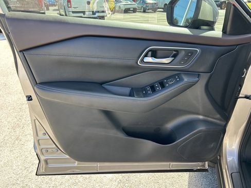 Certified 2023 Nissan Rogue Platinum w/ Platinum Premium Package image 19