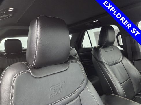 Used 2020 Ford Explorer ST w/ ST Street Pack image 17