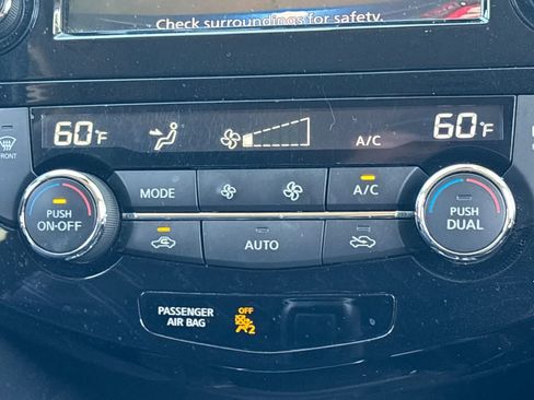 Used 2020 Nissan Rogue SV FWD image 22