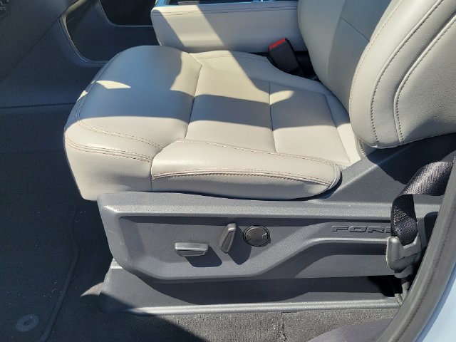 Certified 2025 Ford Expedition Active AWD/4WD image 16