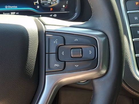 Used 2023 Chevrolet Tahoe Premier AWD/4WD image 23