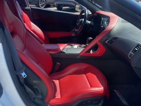 Used 2015 Chevrolet Corvette Z06 w/ 3LZ Preferred Equipment Group image 10