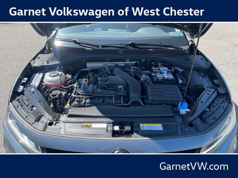 Certified 2025 Volkswagen Jetta SE w/ Black Wheel Package FWD image 27