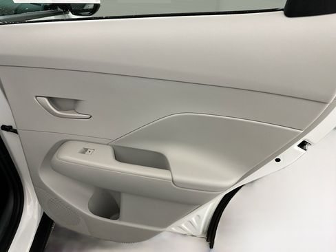 Used 2024 Hyundai Kona SEL image 31