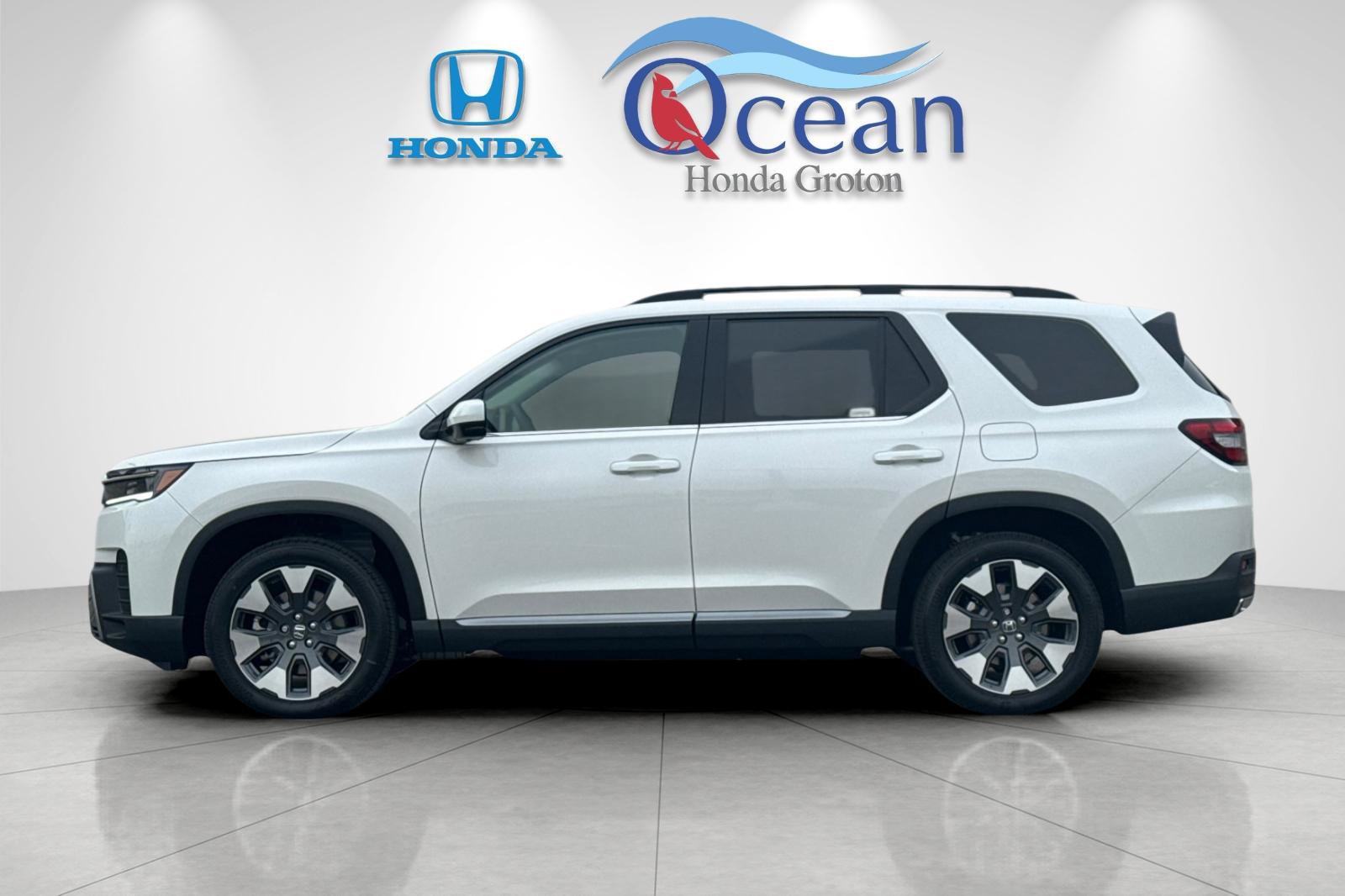 New 2026 Honda Pilot Touring image 2