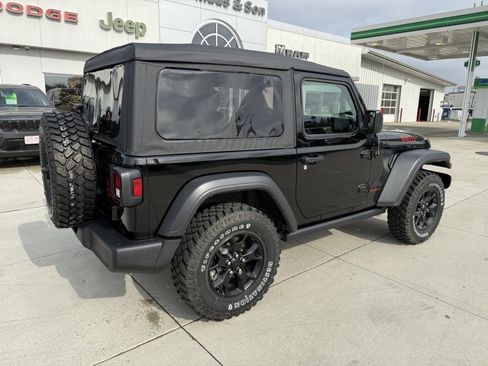 Used 2022 Jeep Wrangler Willys image 8