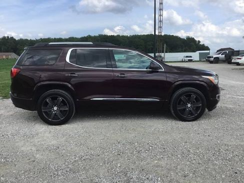 Used 2017 GMC Acadia Denali w/ Technology Package FWD image 2