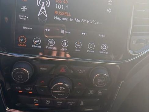 Certified 2021 Jeep Grand Cherokee Laredo X image 8