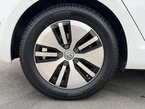 Used 2016 Volkswagen e-Golf SE w/ DC Fast Charging Package image 13