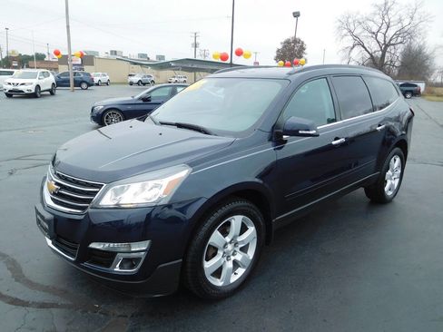 Used 2017 Chevrolet Traverse LT w/ Style and Technology Package image 13