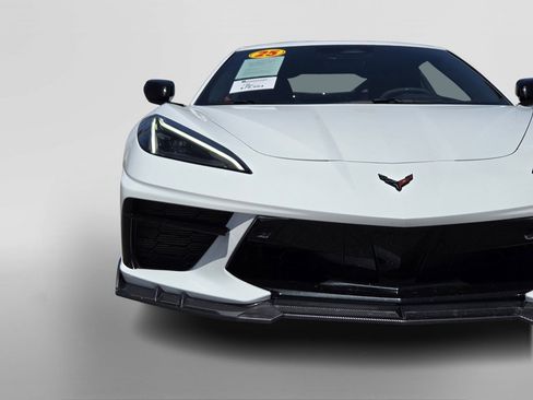 Used 2025 Chevrolet Corvette Stingray Premium Cpe w/ Z51 Performance Package RWD image 10
