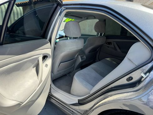 Used 2010 Toyota Camry LE FWD image 10