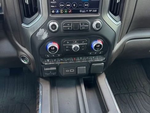 Used 2022 GMC Sierra 3500 Denali w/ Denali Ultimate Package AWD/4WD image 7
