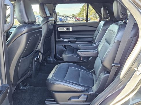 Used 2020 Ford Explorer Limited w/ Class III Trailer Tow Package image 6