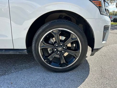 Certified 2022 Ford Expedition Limited image 29