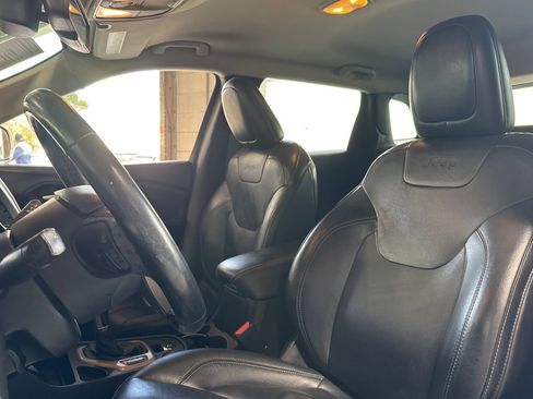 Used 2015 Jeep Cherokee Limited image 22