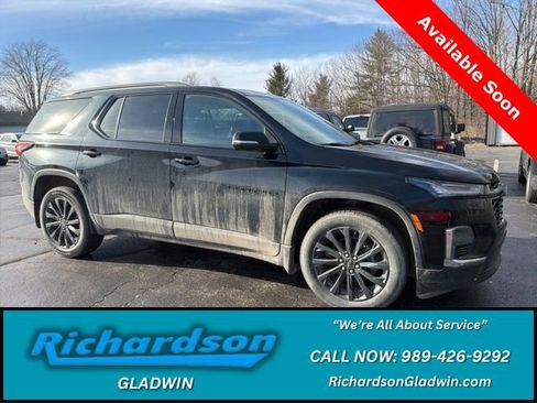 Used 2022 Chevrolet Traverse RS w/ LPO, Floor Liner Package image 1
