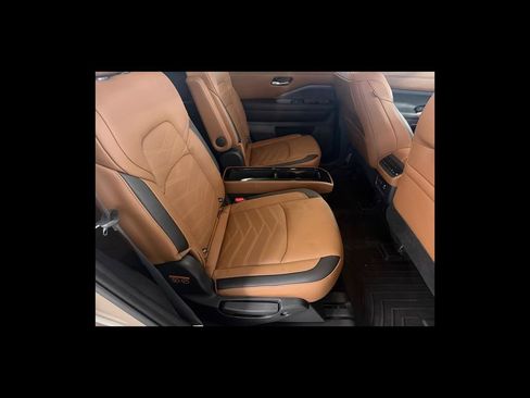 Used 2023 Nissan Pathfinder Platinum AWD/4WD image 19