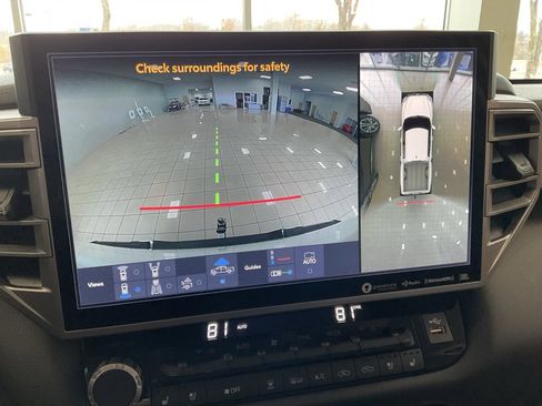 Used 2022 Toyota Tundra Limited image 17