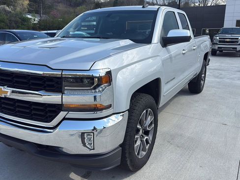 Used 2018 Chevrolet Silverado 1500 LT w/ All Star Edition image 11