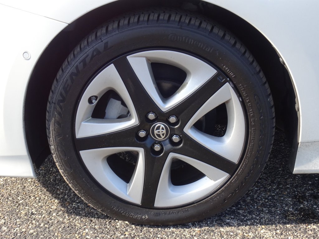 Used 2018 Toyota Prius Four Touring FWD image 28