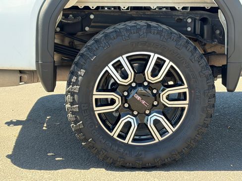 Used 2021 GMC Sierra 3500 4x4 Crew Cab w/ Convenience Package image 10