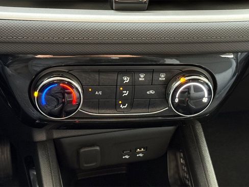 Used 2024 Chevrolet TrailBlazer LT image 29