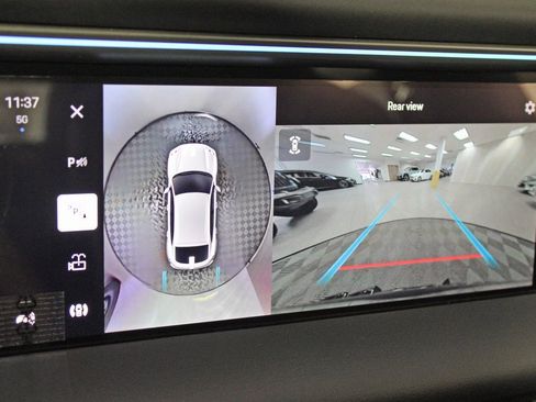 Used 2025 Porsche Macan Electric image 29