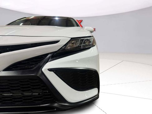 Used 2023 Toyota Camry SE w/ Convenience Package FWD image 13
