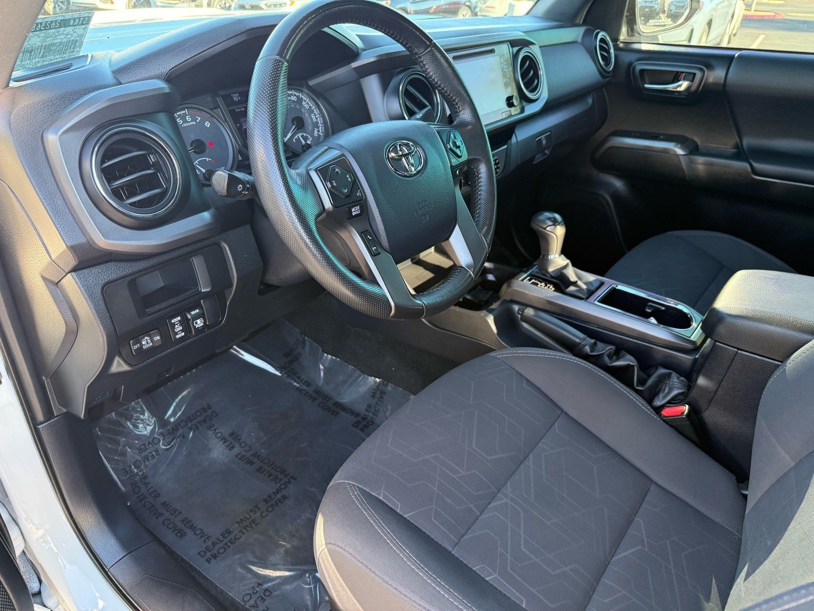 Used 2017 Toyota Tacoma TRD Sport w/ Tow Package RWD image 12