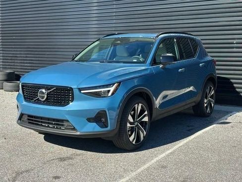 Used 2025 Volvo XC40 B5 Ultra w/ Protection Package AWD/4WD image 4