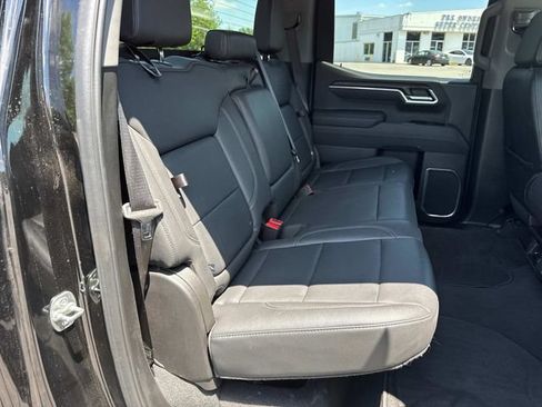 Used 2025 GMC Sierra 1500 SLT AWD/4WD image 25
