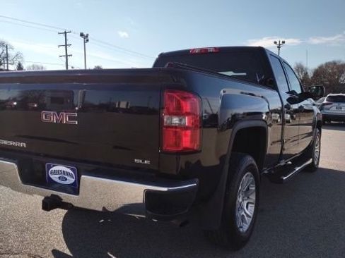 Used 2017 GMC Sierra 1500 SLE w/ SLE Value Package image 5