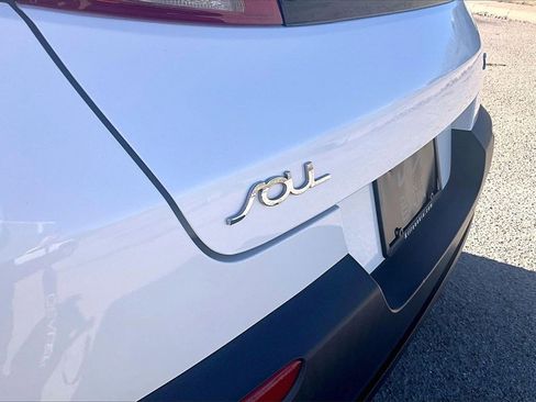 Used 2020 Kia Soul S image 31