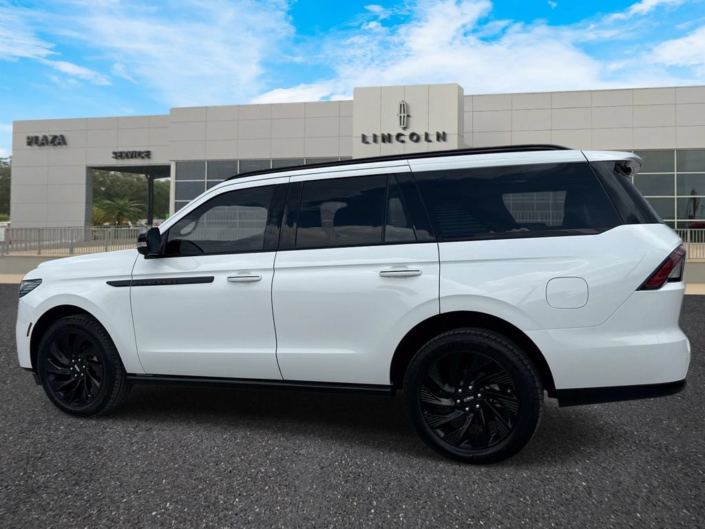 New 2026 Lincoln Navigator Reserve w/ Jet Appearance Package AWD/4WD image 5