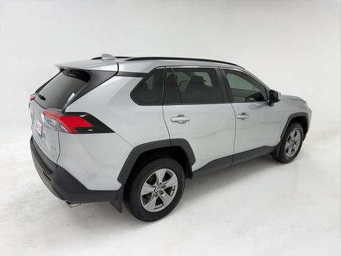Used 2022 Toyota RAV4 XLE FWD image 41