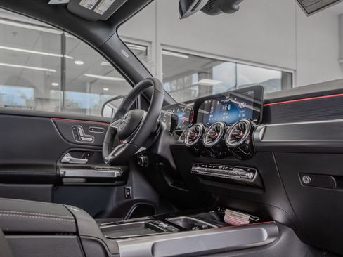New 2026 Mercedes-Benz GLB 250 4MATIC image 18