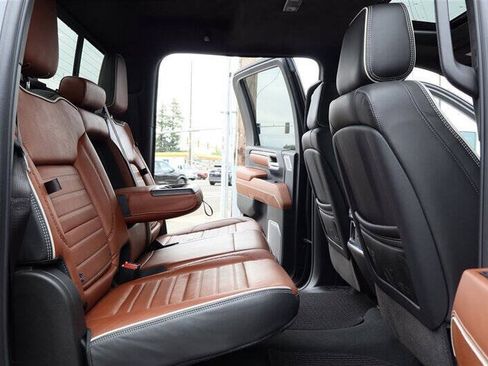 Used 2025 GMC Sierra 3500 Denali Ultimate AWD/4WD image 28