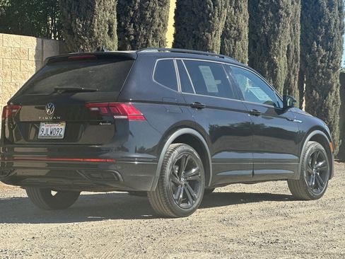 Certified 2024 Volkswagen Tiguan SE R-Line image 4