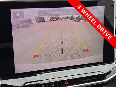 Used 2023 Jeep Compass Latitude AWD/4WD image 17